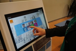 bornes interactives tactiles IPM France accueil mairie information ville smart city