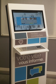 bornes interactives tactiles IPM France accueil mairie information ville smart city