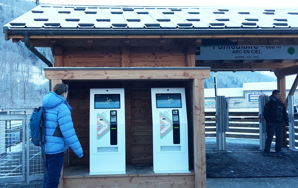 Borne distribution de skipass les Arcs