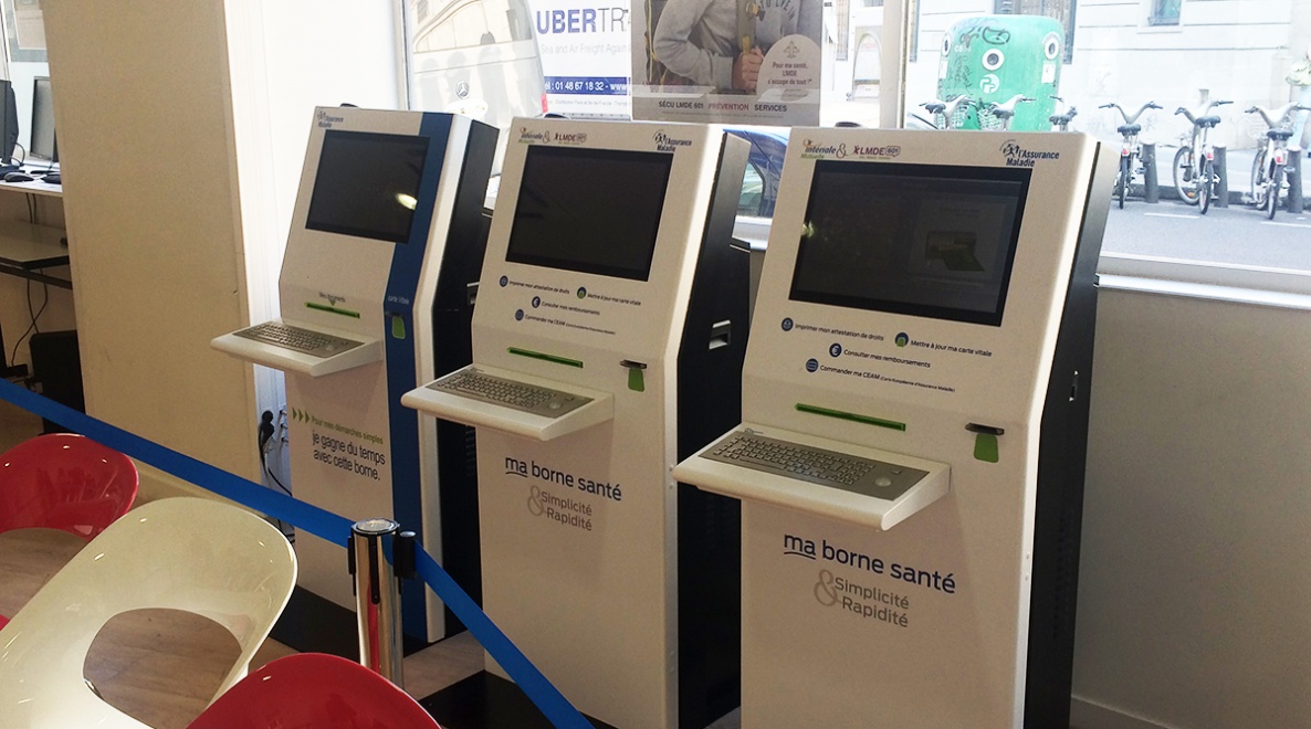 Kiosco de recepción de pacientes