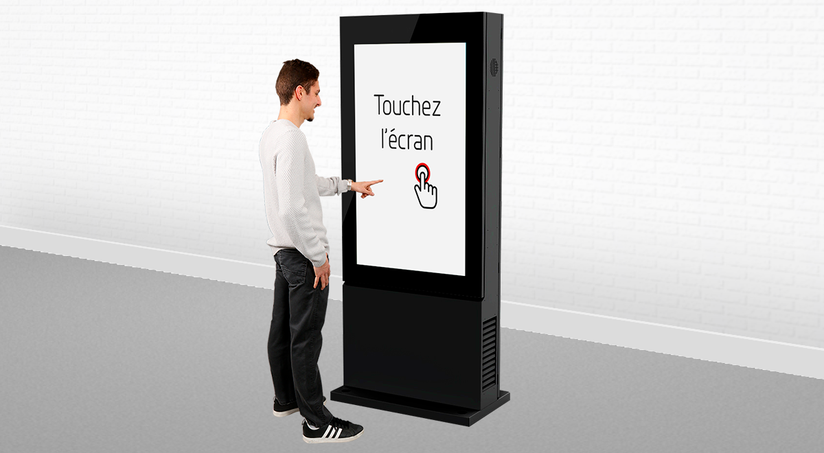 Totem outdoor IPM France tactile affichage dynamique