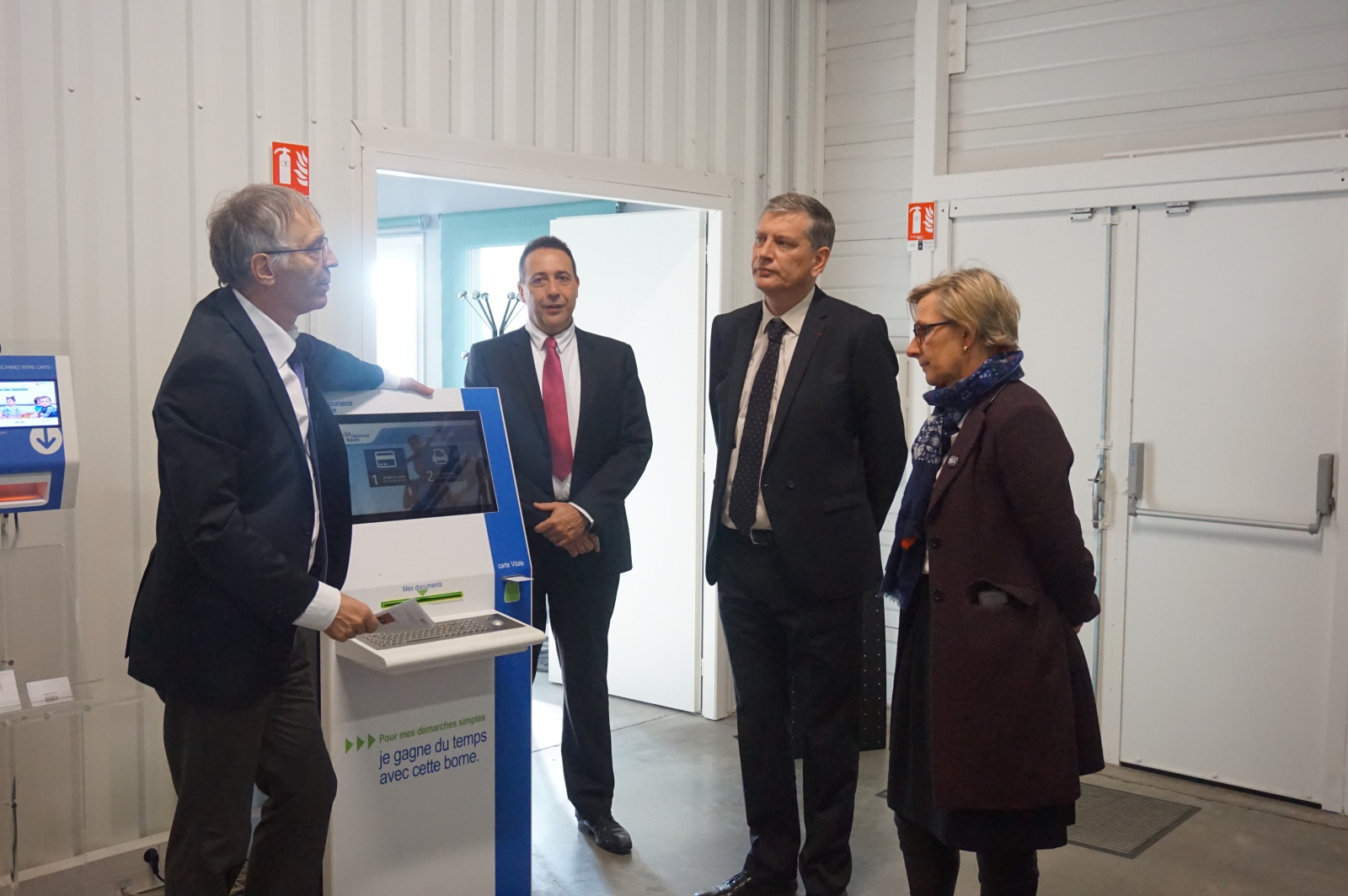 visite-prefet-impfrance-bornes-interactives